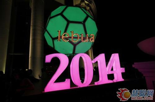 曼谷跨年：全球最高LED莲花球降落倒数创记录