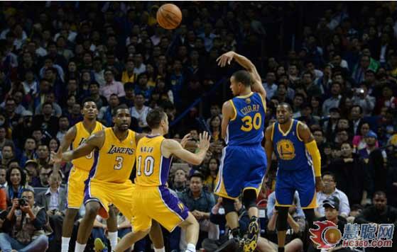 NBA中国赛花絮回顾：三思全彩LED斗型屏互动观众