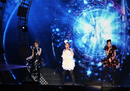 2014年S.H.E世界巡回演唱会 LED屏相衬