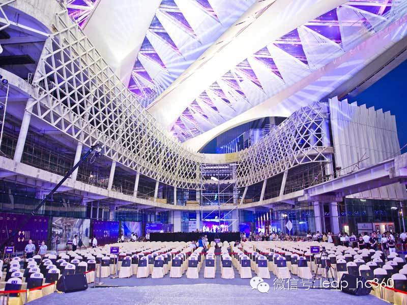 国庆逛街 不可错过的LED显示屏风景 国庆逛街 不可错过的LED显示屏风景