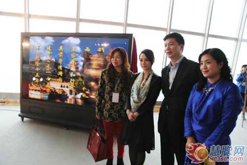 洲明科技裸眼3D显示屏点亮香港唐卡展