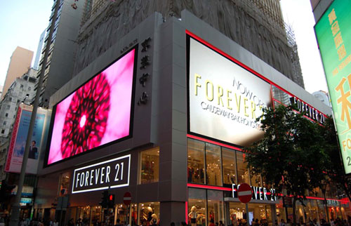 大族元亨LED显示屏: 在购物天堂“屏”水相逢