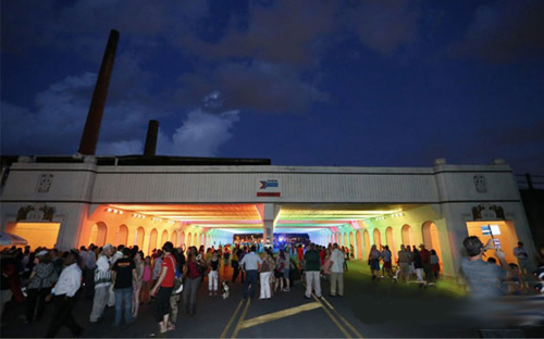 七彩LED地下道 为都市增添魔幻与奇幻元素