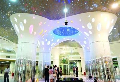 LED大屏幕增彩添色无锡地铁干线