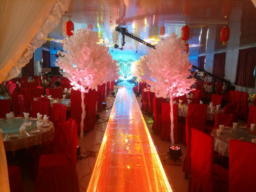 深圳鑫亿光LED舞台地砖屏倾情打造梦幻婚礼