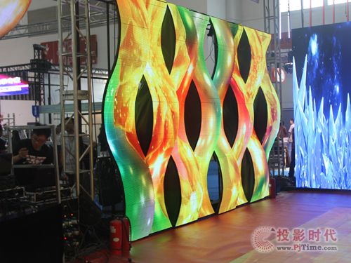 PALM展，华奥视美上演LED显示创意秀
