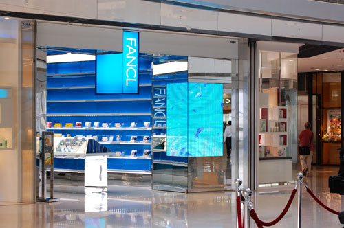 大族元亨LED显示屏: 在购物天堂“屏”水相逢