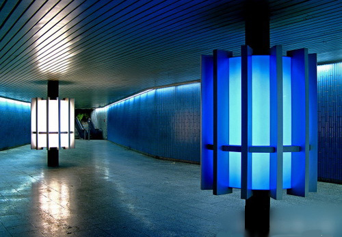 七彩LED地下道 为都市增添魔幻与奇幻元素