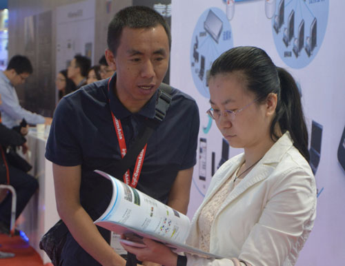 路升光电亮相InfoComm China 2014