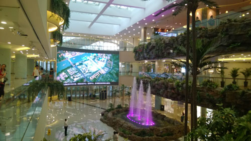 三思LED显示屏扮靓上海世博源