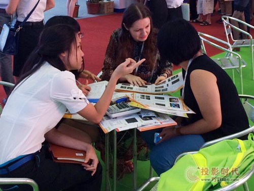 中祥3G智能LED屏引爆光博会 开展首日旗开得胜