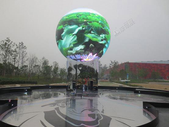康硕展全球首款全彩户外球形LED显示屏照亮“济宁眼”