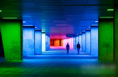 七彩LED地下道 为都市增添魔幻与奇幻元素