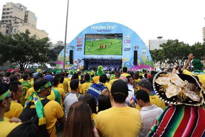 易事达LED屏完美播放效果 获世界杯主办方好评 易事达LED屏完美播放效果 获世界杯主办方好评