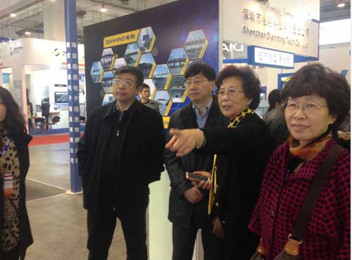 三思小间距LED亮相2014青岛高速公路展