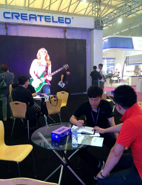 创显高清LED屏惊艳上海灯光音响展