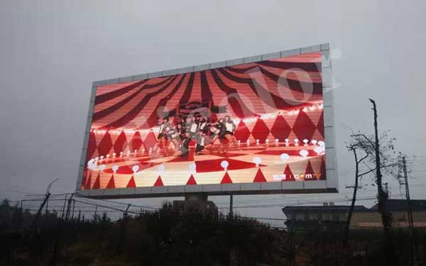 德彩户外LED显示屏让春城锦上添花 德彩户外LED显示屏让春城锦上添花