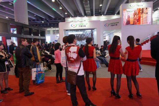 齐普光电ISLE展小间距产品大放异彩 高清影院随你“近”点看