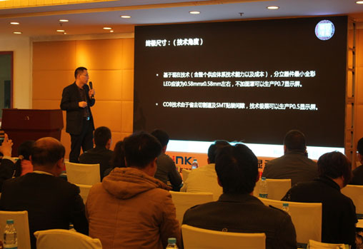 晶台“蜂鸟”振翅“春城”昆明