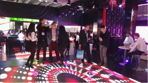 雷凌显示ISLE展独树一帜 展现LED租赁市场王者风范