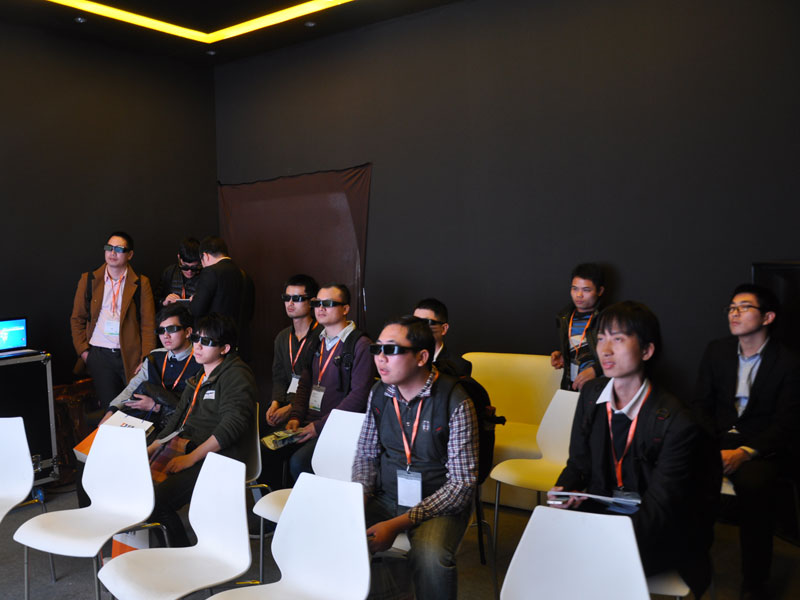 易事达首款3D显示控制系统闪耀ISLE展 LED屏变身3D SO EASY