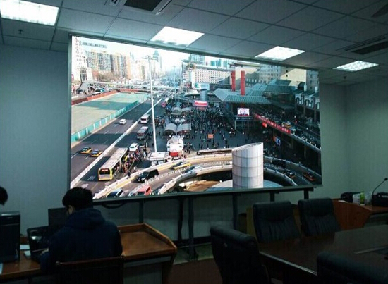 利亚德小间距LED显示屏保驾北京西站2015平安春运 利亚德小间距LED显示屏保驾北京西站2015平安春运