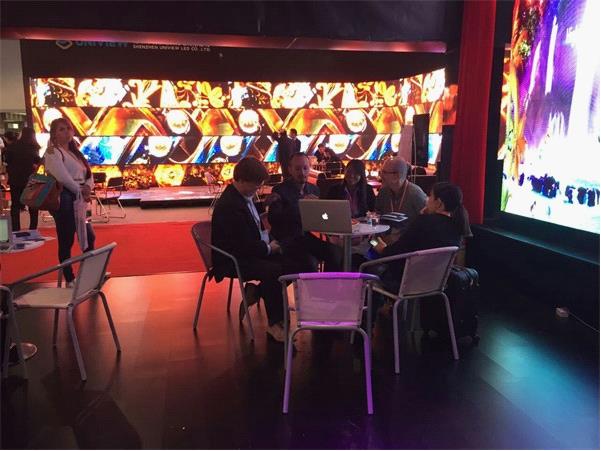 雷凌显示ISLE展独树一帜 展现LED租赁市场王者风范