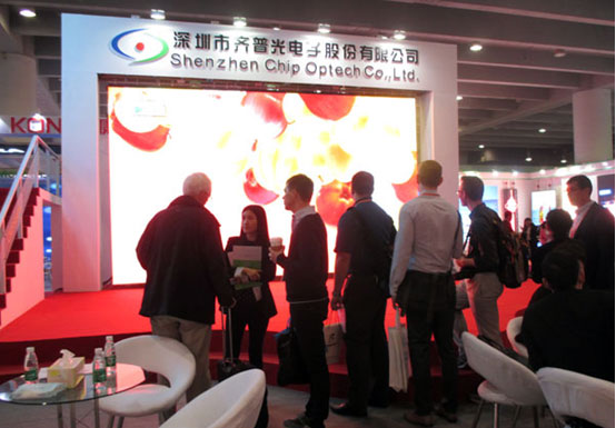 广州ISLE展齐普光电持续火爆 高端技术解决LED屏“黑暗”细节