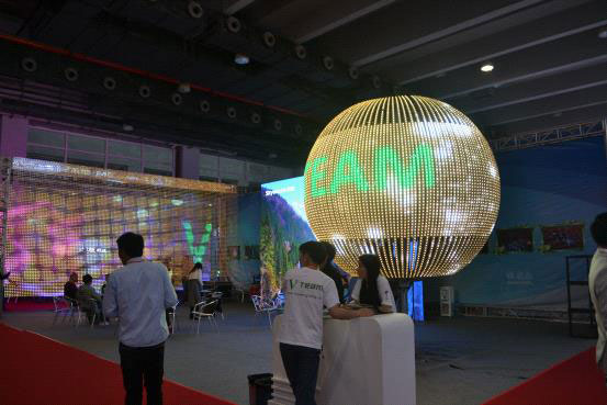 LED行业细分市场精细化 威特姆大间距创意软屏大有可为