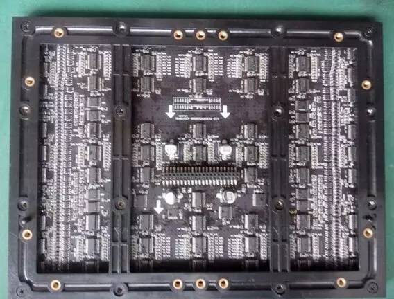 SUM6080：首创单片式512点全彩矩阵48通道驱动IC