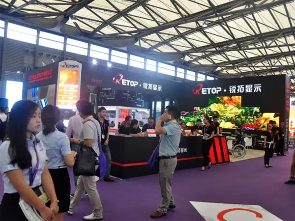 第十一届上海国际 LED展开幕第一天移师第一届 且看各家争鸣
