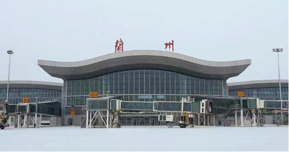 联建光电小间距LED屏全面覆盖兰州机场T2航站楼 联建光电小间距LED屏全面覆盖兰州机场T2航站楼