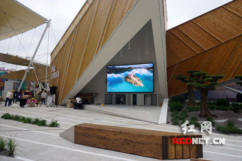 新亚胜光电布局海外 “魔幻舞台”闪耀米兰