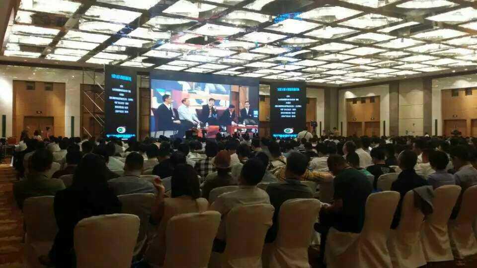 齐普光电全球首款交互式LED显示屏引爆中国户外传播大会