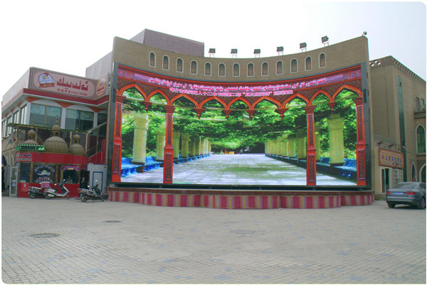 历史名城换新颜 强力巨彩内弧型LED显示屏闪耀新疆