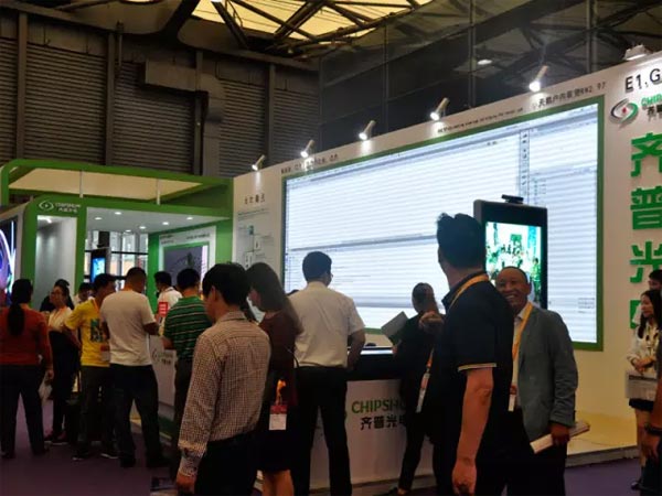 第十一届上海国际 LED展开幕第一天移师第一届 且看各家争鸣