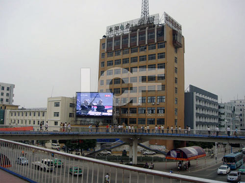 联诚发(LCF)打造领先LED业界户外显示屏 联诚发(LCF)打造领先LED业界户外显示屏