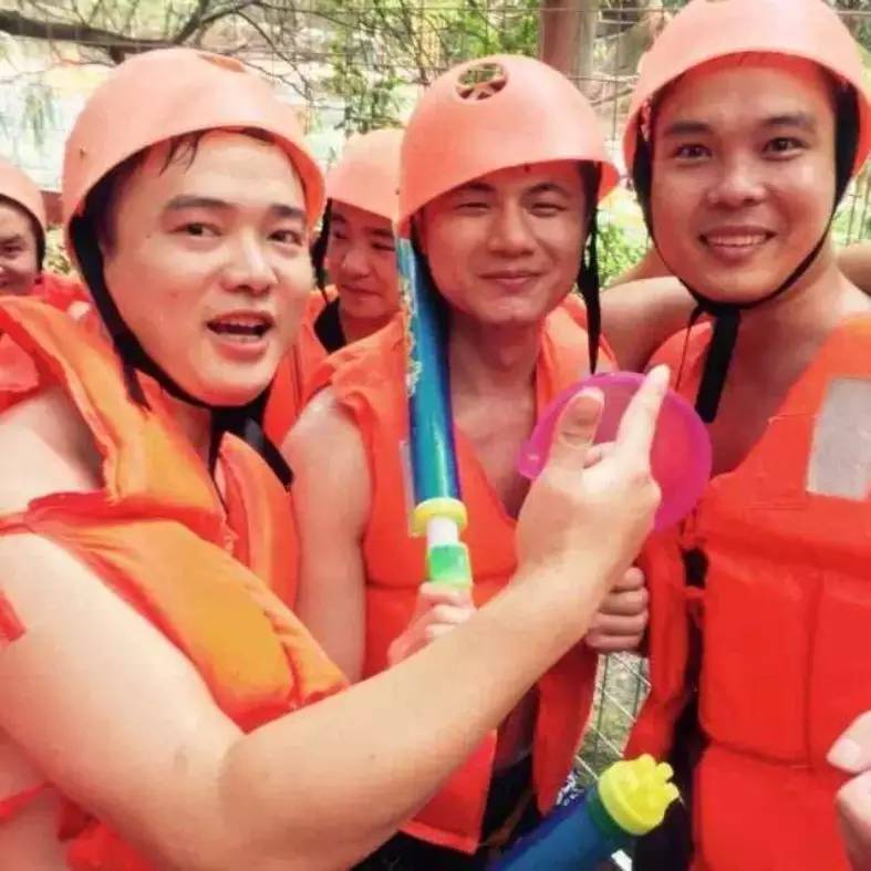炎炎夏日 合利来的家人们激情似火--清远漂流 我们来啦！！！