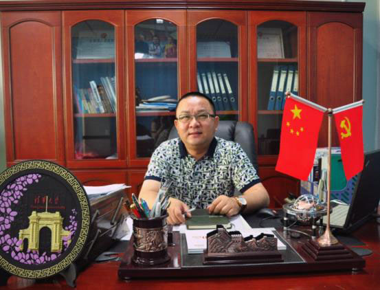 逼入窘途却芳华尽显 金华光以严谨演绎极致