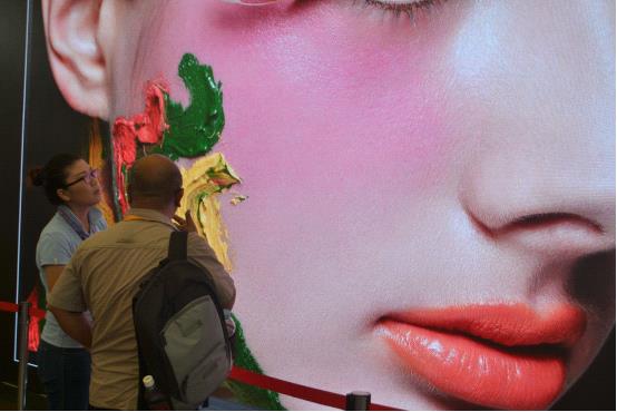 精工制造 深圳创显光电从细节处冲击用户观感