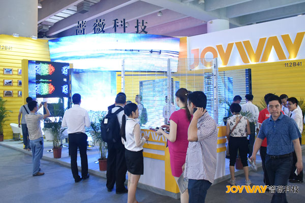 广州光亚展蔷薇科技锥形LED灯条屏挑战行业新高度