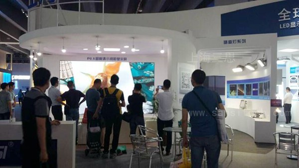 光亚展上海三思遭围观 3D小间距LED显示屏夺眼球