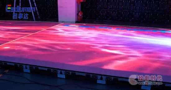 一屏三用：易事达推出炫彩LED地板屏