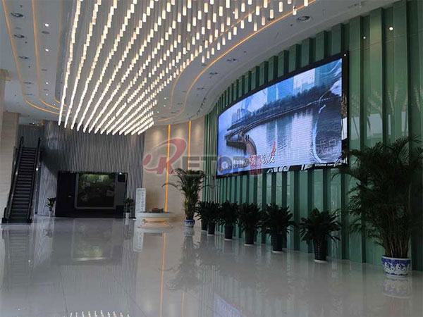锐拓显示亮彩蚌埠城乡规划 400㎡户内全彩LED显示屏成功点亮