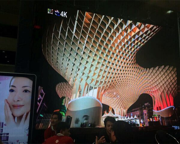 雷凌2015泰国AVL + M展大放异彩 泰国工业部长首站到访雷凌展位