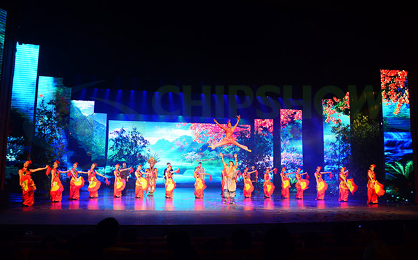 齐普光电全彩LED大屏 绝美演绎泰山千古情