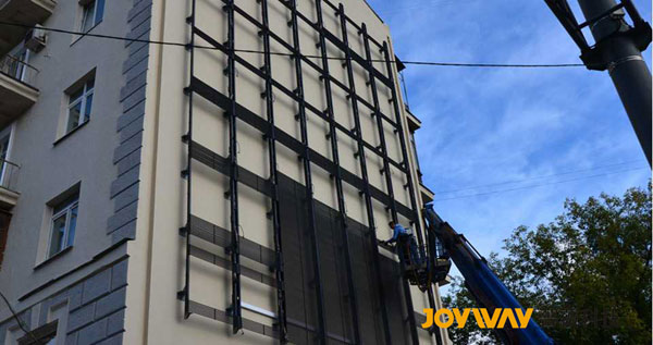 江苏扬州：LED灯条屏正在发光 蔷薇科技铸造城市魅力