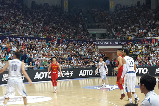 体育市场大有可为！奥拓电子与国际篮联达成全球战略合作协议！