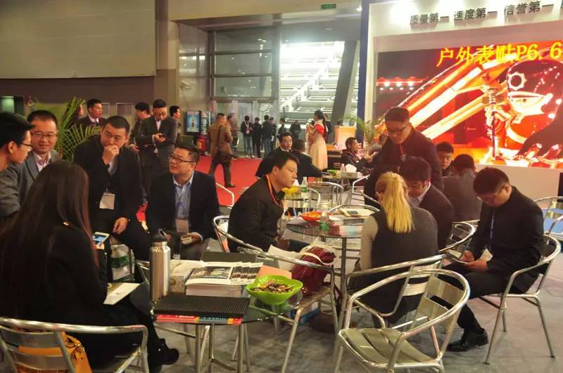 舞台租赁助力华夏光彩传媒领域构建宏伟蓝图