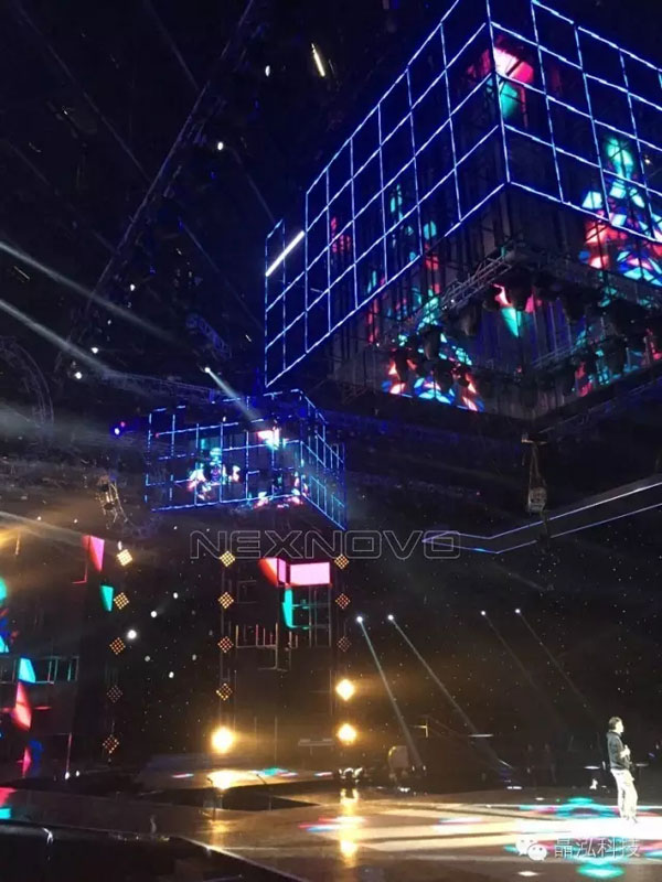 透明LED屏搭建虚拟空间舞台—-晶泓科技助阵互联网晚会 透明LED屏搭建虚拟空间舞台—-晶泓科技助阵互联网晚会